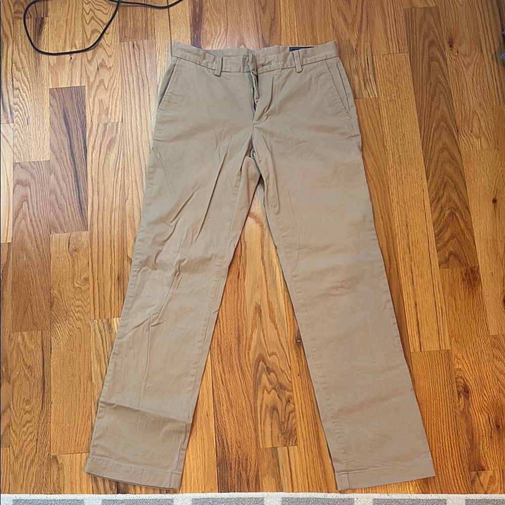 Vineyard Vines Tan Chinos Classic Style